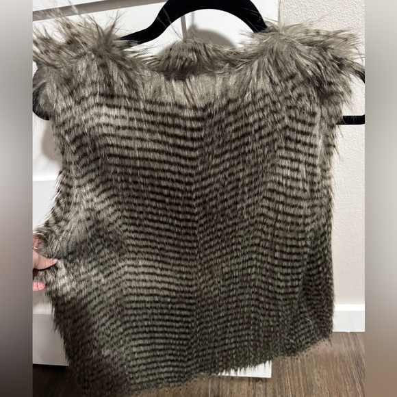 Fur vest - Picture 3 of 3